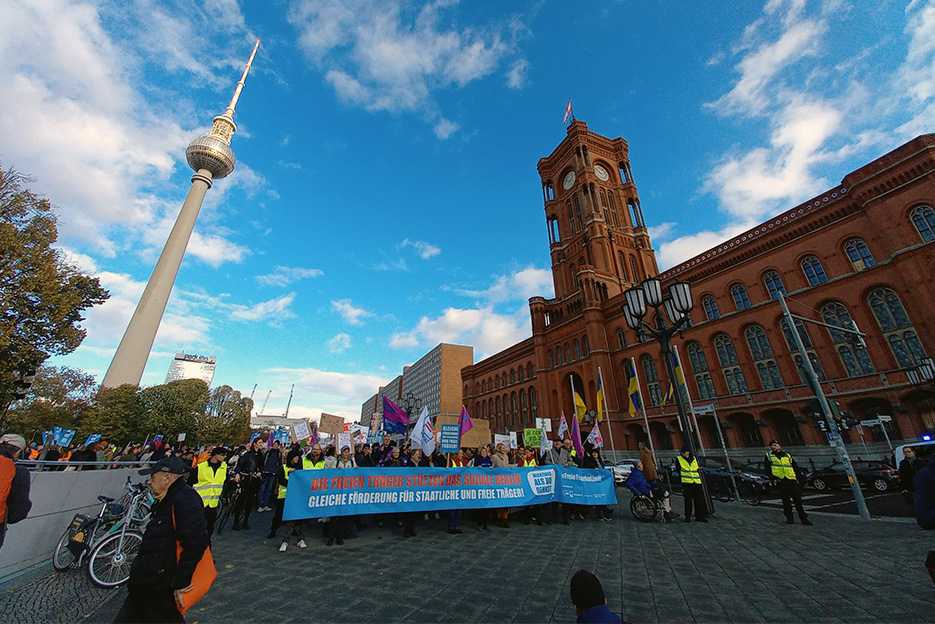 Zum Ende Der Haushaltsverhandlungen Demonstrierten Wohlfahrtsverbände ...